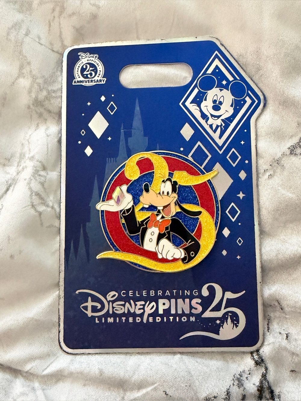 Disney | NWT Goofy Dressed to Impress Pin